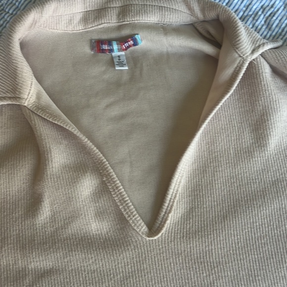 Pale pink Urban outfitters v- neck sweater - Picture 2 of 4